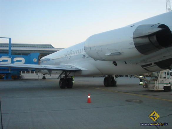 McDonnell Douglas MD-82 (DC-9-82)